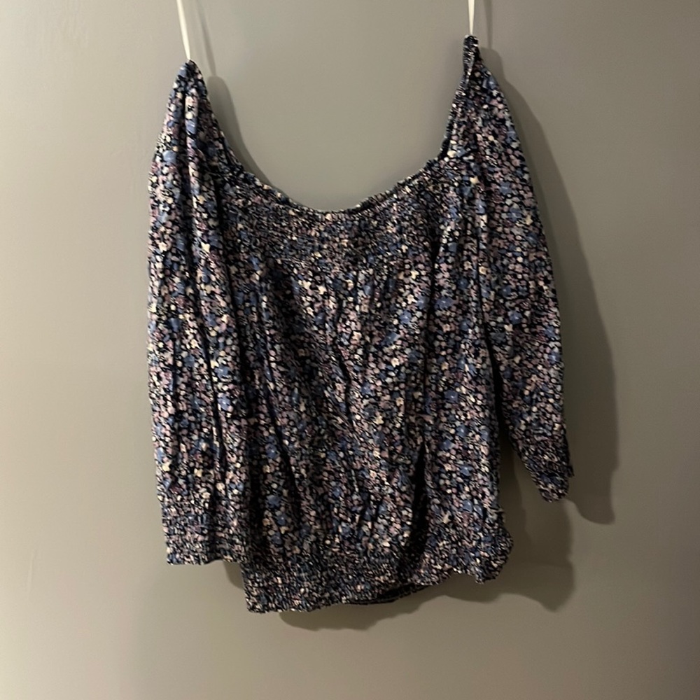 Off the shoulder long sleev